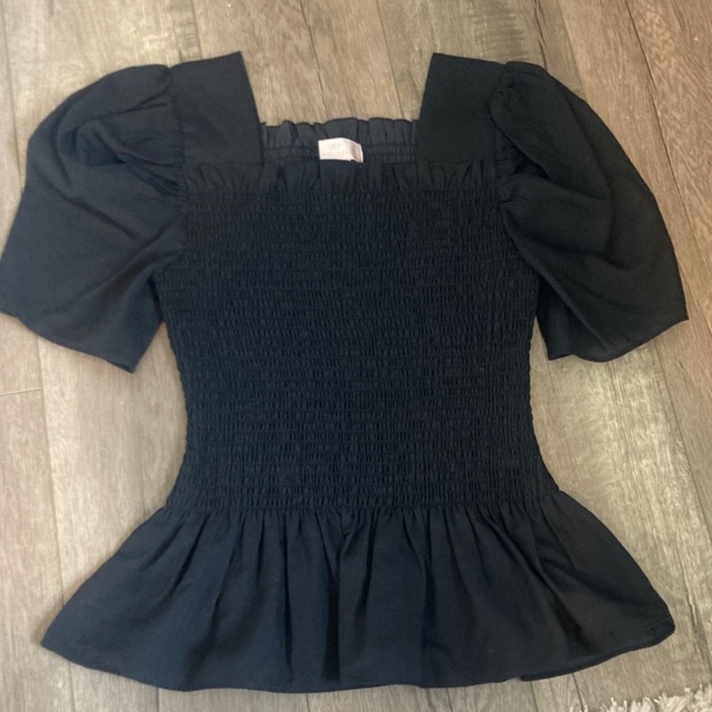 Rachel Parcell Elegant Black Smocked Top - Picture 4 of 4